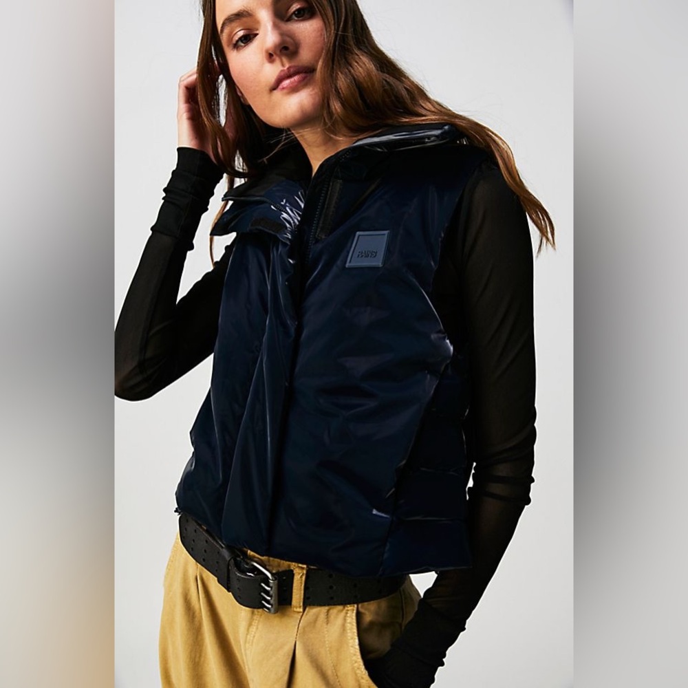 RAINS Loop W Ink Blue Waterproof Puffy Relaxed Vest NEW XS